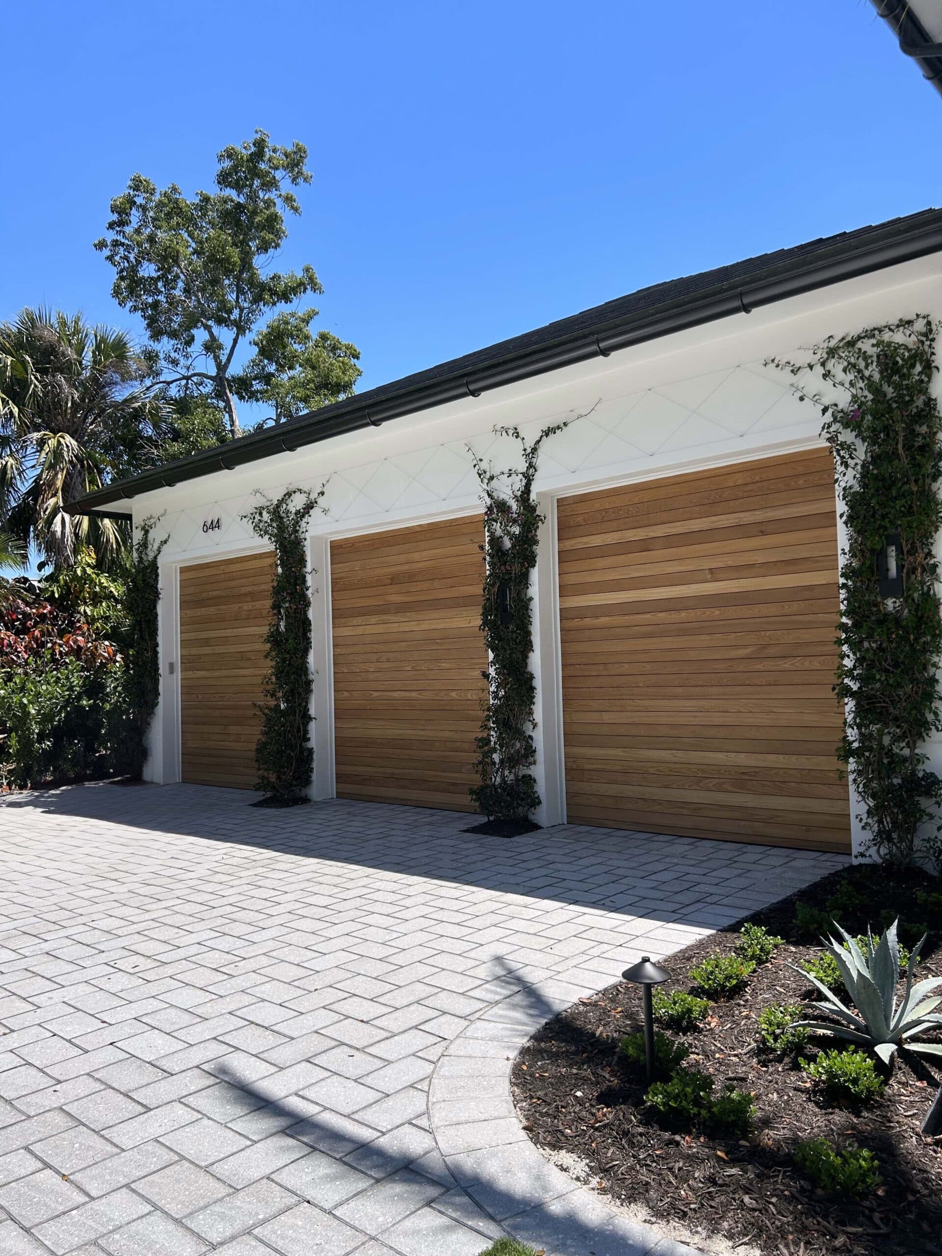 Beautiful home with Empire garage door